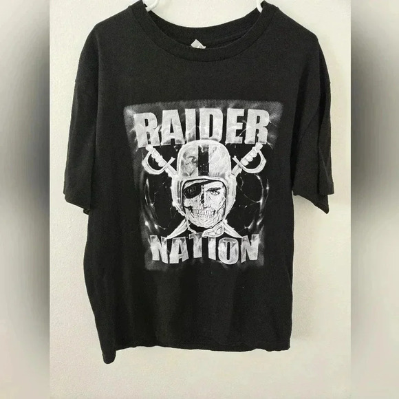 Other - Vintage Y2K 00s NFL OAKLAND RAIDERS THE SILVER AND BLACK IS BACK T-SHIRT SIZE La
